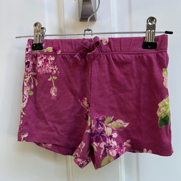 NWOT The Children’s Place 2T Purple & Green Girls Floral Soft Shorts - Picture 1 of 4